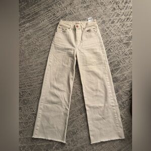 Levi’s Ribcage Cream Wide-Leg Jeans - size 26